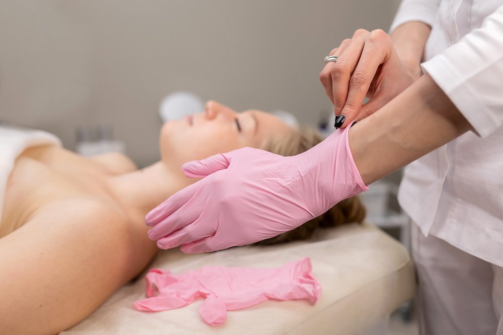 Labteamet_Nitrilhandske_eksamen_Rosa-1