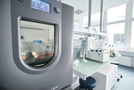 Skakar_Eppendorf_NewBrunswick™_Innova®_4242R