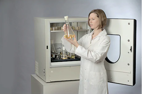 Skakar_Eppendorf_NewBrunswick™_Innova®_4242R